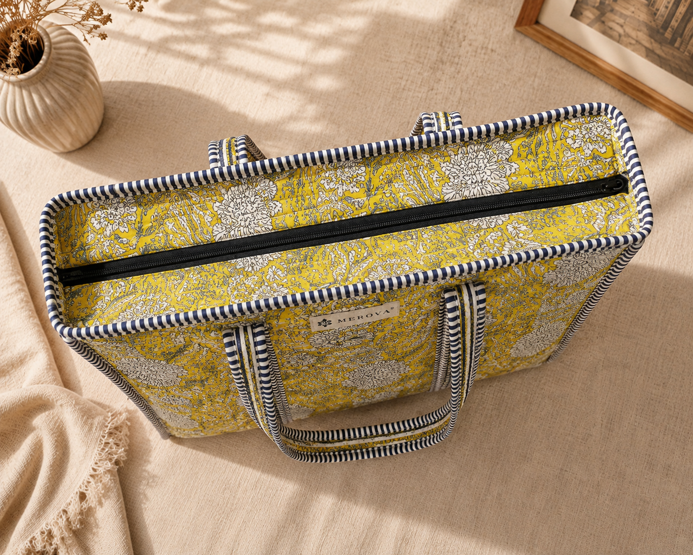 Sunlit Garden Tote (Medium with Zipper)