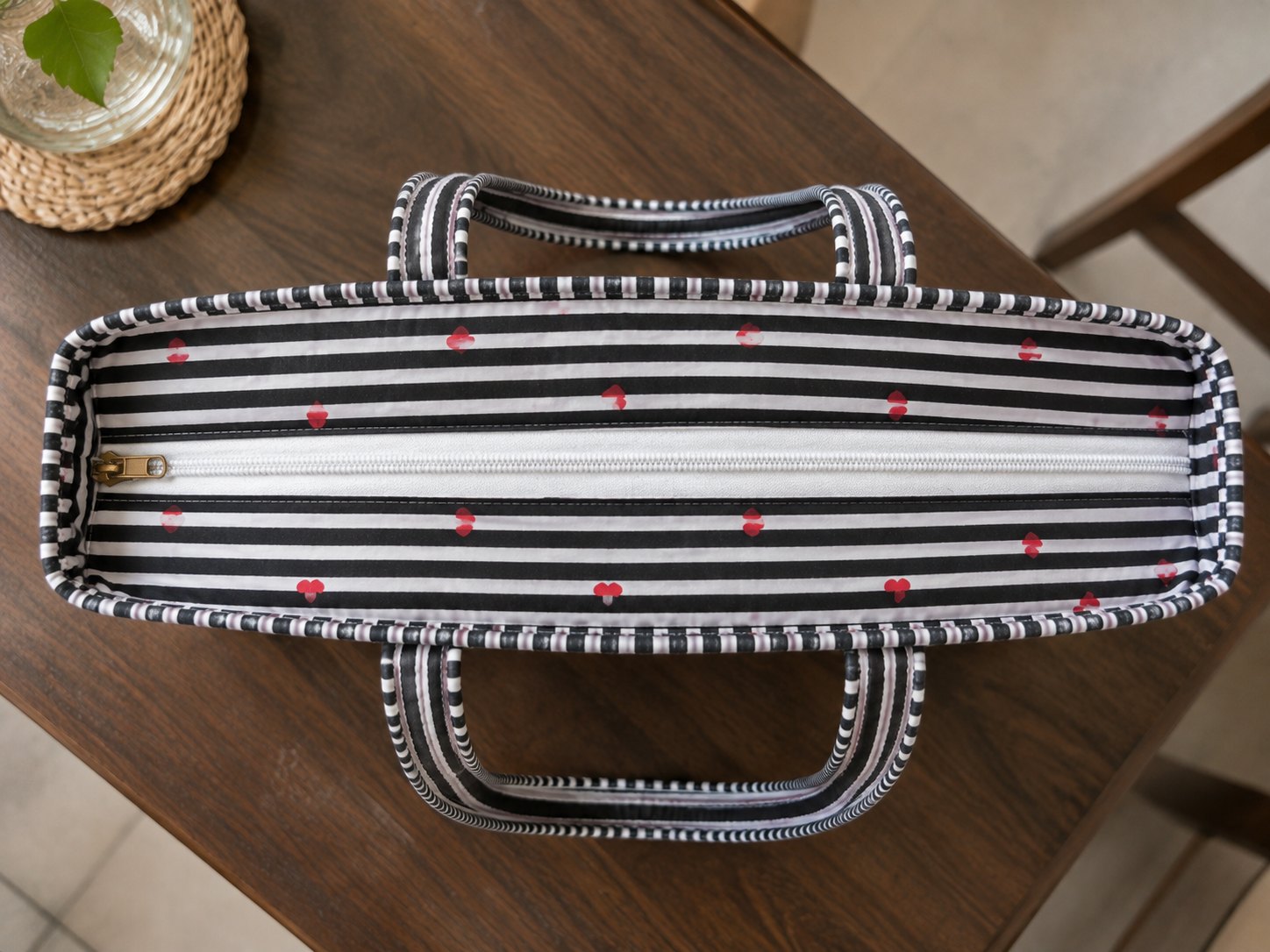 Sweetheart Stripes Tote (Medium with Zipper)